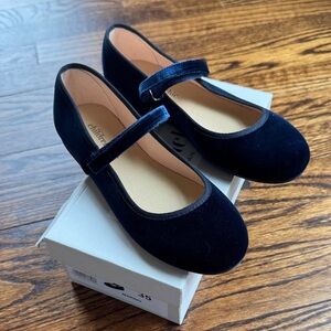 ChildrenchicNew in Box Classic Navy Velvet Mary Jane Kids Shoes